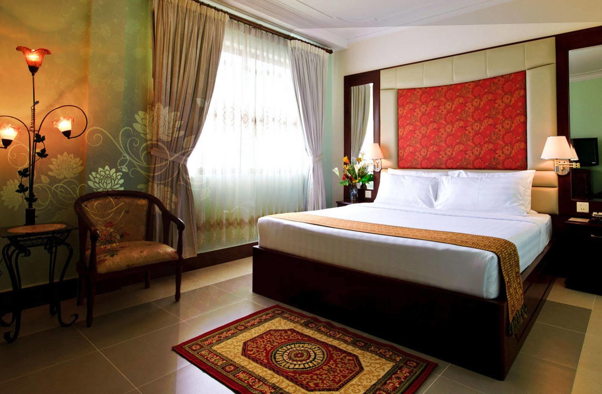 Hotel Luxury World Phnom Penh Ngoại thất bức ảnh